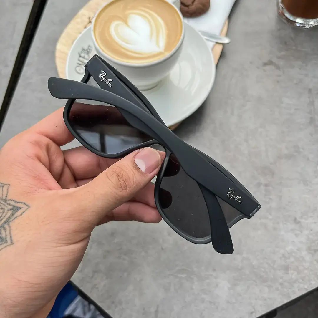 New Stylish Square Black & Black 650 Mens Polarized Sunglasses.