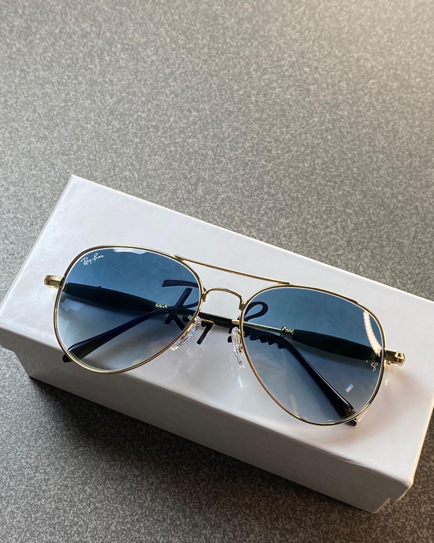 New Stylish New Oval Shape Blue Shade & Gold 3517 Sunglasses For Men.